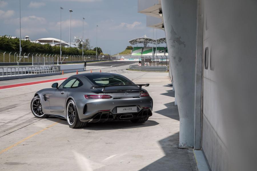  Mercedes-AMG GT R (C190) 2019 года  (MY) (фото 9 из 21)
